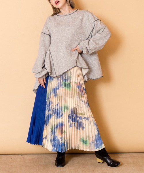 OSMOSIS（オズモーシス）の「裏毛サイドフレアープルオーバー（スウェット・レディース・アッシュグレー/ブラック/アイボリー/ライトパープル/チャコール・ONE SIZE）」の10枚目の写真