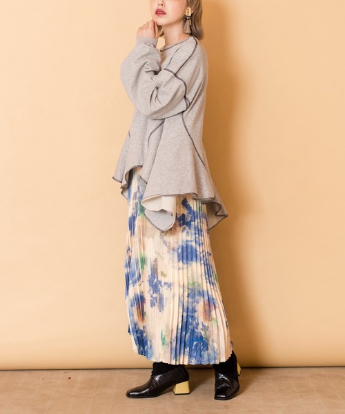 OSMOSIS（オズモーシス）の「裏毛サイドフレアープルオーバー（スウェット・レディース・アッシュグレー/ブラック/アイボリー/ライトパープル/チャコール・ONE SIZE）」の12枚目の写真