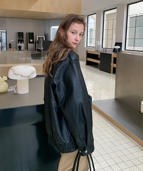 Fano Studios（ファノ ストゥディオズ）の「フェイクレザージャケット