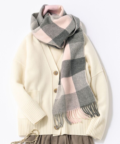 23区（ニジュウサンク）の「【CLASSY.1月号掲載】manifattura big ウール マフラー（マフラー・レディース・ピンク系1/黄土色系/ライトイエロー系1/アイボリー系・F）」の4枚目の写真