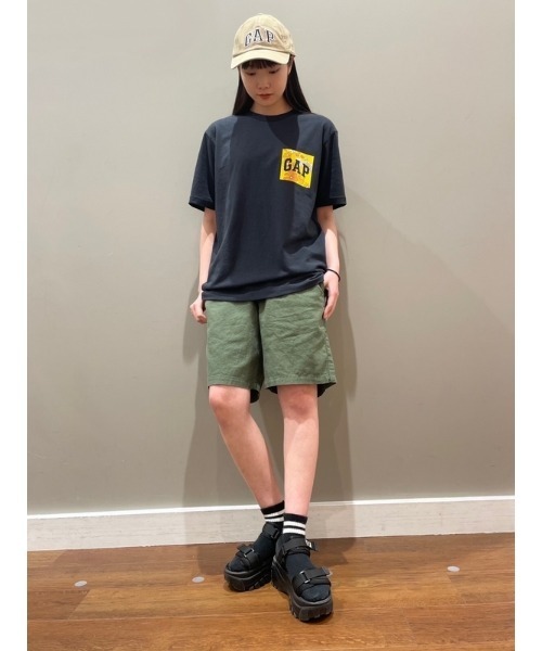 GAP(ギャップ)の「フローラル GAPロゴ Tシャツ(ユニセックス)(Tシャツ/カットソー・メンズ・イエロー/オフホワイト/ブラック系その他・S/M/L/XL/XS)」の21枚目の写真