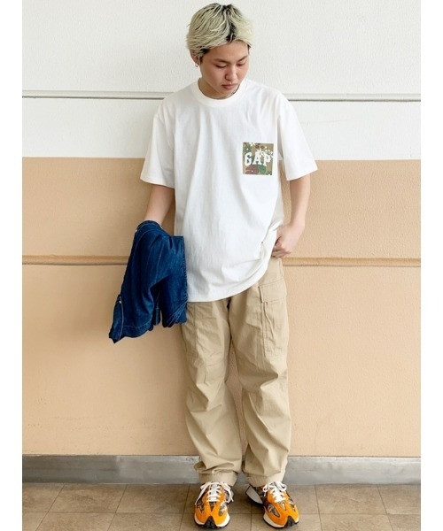 GAP(ギャップ)の「フローラル GAPロゴ Tシャツ(ユニセックス)(Tシャツ/カットソー・メンズ・イエロー/オフホワイト/ブラック系その他・S/M/L/XL/XS)」の19枚目の写真