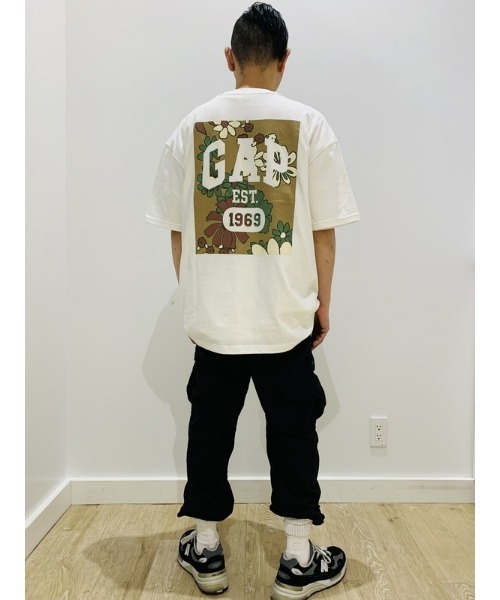 GAP(ギャップ)の「フローラル GAPロゴ Tシャツ(ユニセックス)(Tシャツ/カットソー・メンズ・イエロー/オフホワイト/ブラック系その他・S/M/L/XL/XS)」の18枚目の写真