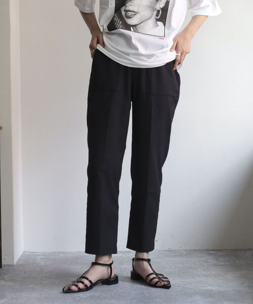 fredy emue（フレディエミュ）の「【サイズ展開あり】ドライオックステーパードパンツ（スラックス・レディース・オフホワイト/オレンジ/ブルー/カーキ/ブラック・34/36/38）」の19枚目の写真