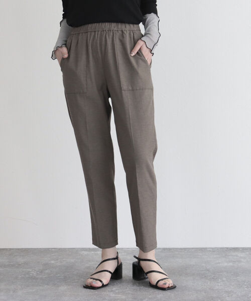 fredy emue（フレディエミュ）の「【サイズ展開あり】ドライオックステーパードパンツ（スラックス・レディース・オフホワイト/オレンジ/ブルー/カーキ/ブラック・34/36/38）」の10枚目の写真