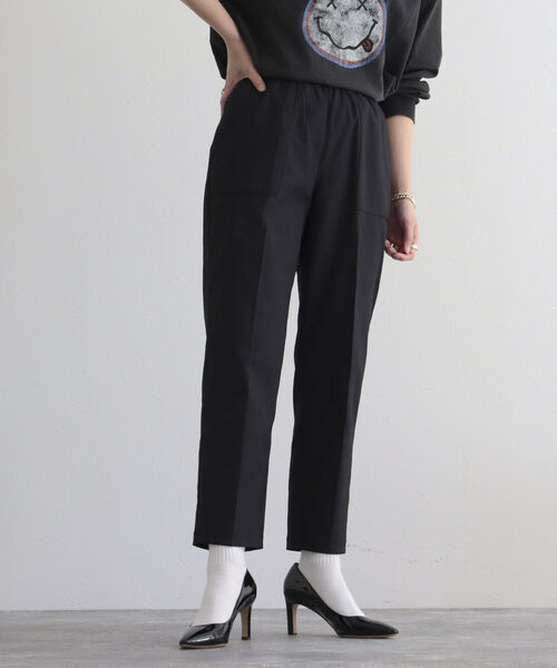 fredy emue（フレディエミュ）の「【サイズ展開あり】ドライオックステーパードパンツ（スラックス・レディース・オフホワイト/オレンジ/ブルー/カーキ/ブラック・34/36/38）」の7枚目の写真