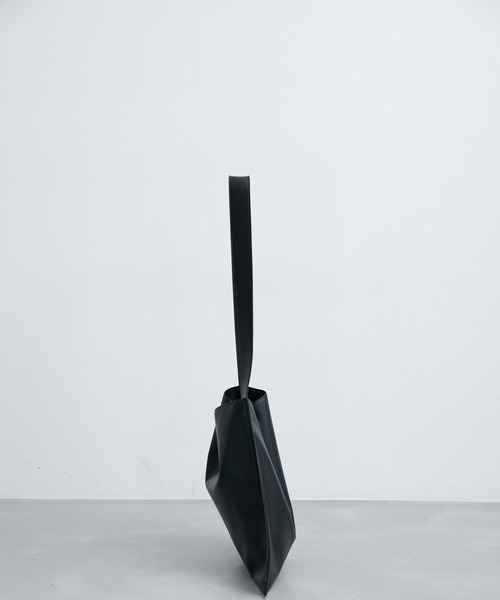 JUNRED(ジュンレッド)の「シンセティックレザーワンショルダーバッグ(ショルダーバッグ・メンズ・ブラック・FREE)」の8枚目の写真