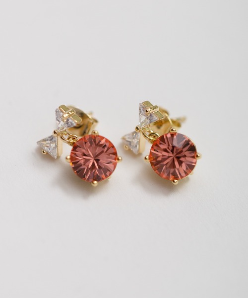 LINFA (リンファ)の「【LINFA】ゆらゆらビジューリボンピアス(ピアス(両耳用)・レディース・シルバー/ベージュ/ブラック/ブルー/レッド/グリーン/イエロー/ホワイト/ピンク・FREE)」の1枚目の写真