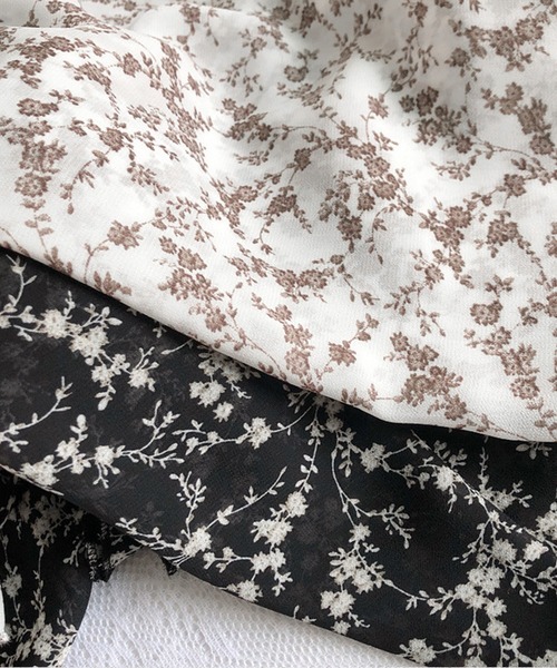 Felt-Maglietta(フェルトマリエッタ)の「小花柄フリルシアーブラウス(シャツ/ブラウス・レディース・ホワイト/ブラック/グリーン/ワインレッド・FREE)」の7枚目の写真