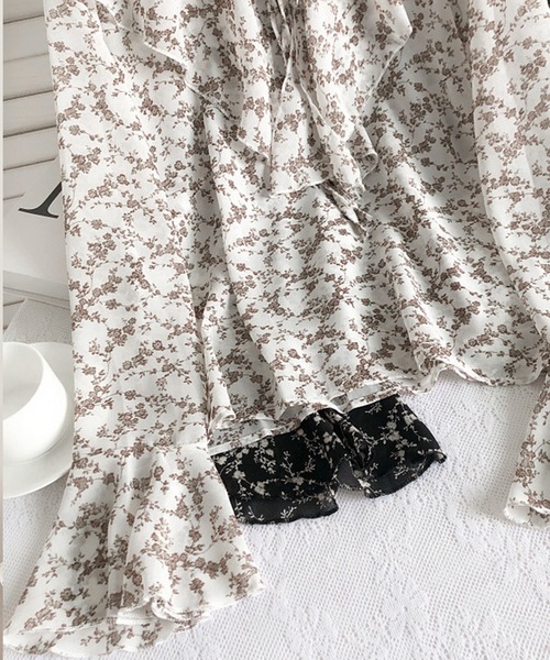 Felt-Maglietta(フェルトマリエッタ)の「小花柄フリルシアーブラウス(シャツ/ブラウス・レディース・ホワイト/ブラック/グリーン/ワインレッド・FREE)」の12枚目の写真