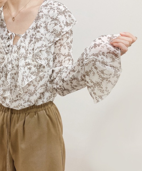 Felt-Maglietta(フェルトマリエッタ)の「小花柄フリルシアーブラウス(シャツ/ブラウス・レディース・ホワイト/ブラック/グリーン/ワインレッド・FREE)」の16枚目の写真