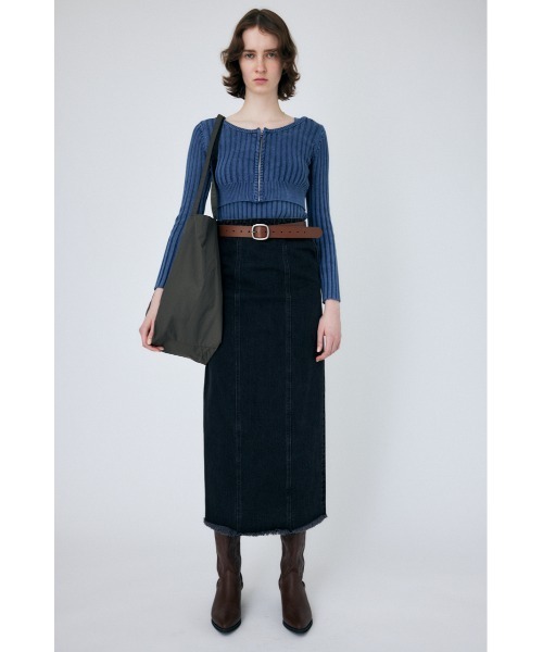 MOUSSY（マウジー）の「CUT OFF DENIM I LINE スカート（デニムスカート・レディース・ブルー/ブラック・2/0/1）」の5枚目の写真