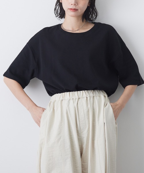 for/c(フォーシー)の「USAコットンラウンドヘムTシャツ【サスティナブル】(Tシャツ/カットソー・レディース・オリーブ/サックスブルー/ネイビー/ブルー/グレー/アイボリー/ラベンダー/ホワイト/ブラック/ベージュ/ホワイト×ブルー/ホワイト×ブラック・M/L/LL)」の5枚目の写真