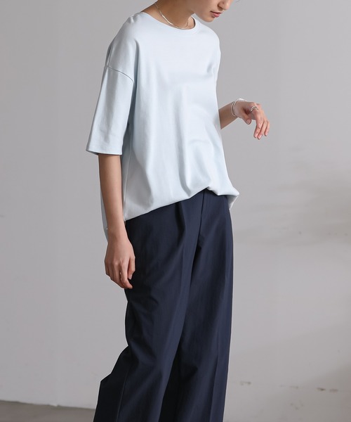 for/c(フォーシー)の「USAコットンラウンドヘムTシャツ【サスティナブル】(Tシャツ/カットソー・レディース・オリーブ/サックスブルー/ネイビー/ブルー/グレー/アイボリー/ラベンダー/ホワイト/ブラック/ベージュ/ホワイト×ブルー/ホワイト×ブラック・M/L/LL)」の13枚目の写真