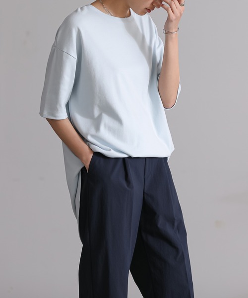 for/c(フォーシー)の「USAコットンラウンドヘムTシャツ【サスティナブル】(Tシャツ/カットソー・レディース・オリーブ/サックスブルー/ネイビー/ブルー/グレー/アイボリー/ラベンダー/ホワイト/ブラック/ベージュ/ホワイト×ブルー/ホワイト×ブラック・M/L/LL)」の14枚目の写真