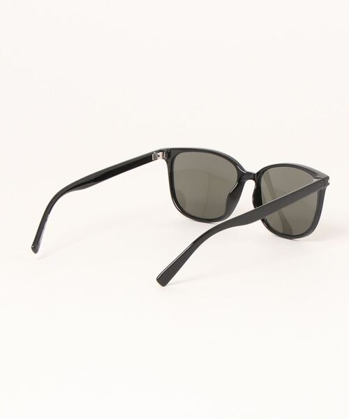 AZUL by moussy(アズールバイマウジー)の「BASIC WELLINGTON EYEWEAR/ベーシックウェリントンアイウェア(サングラス・レディース・ブラック/ブラウン・FREE)」の3枚目の写真
