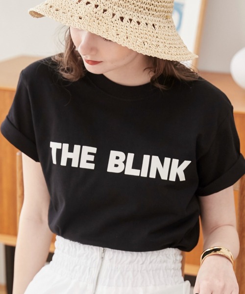 ANGIE（アンジー）の「フロッキープリント / 箔 メタリック プリント ロゴTシャツ（半袖）（Tシャツ/カットソー・レディース・ナチュラル/ホワイト×ブルー/ホワイト×ブラック/ネイビー/チャコールグレー/ブラック系その他/ブラック/グレー系その他/ホワイト系1/ホワイト系2/ホワイト系その他/ベージュ系その他/ホワイト系その他5/ブラック系2/ブラック系1・MEDIUM/LARGE/SMALL）」の7枚目の写真