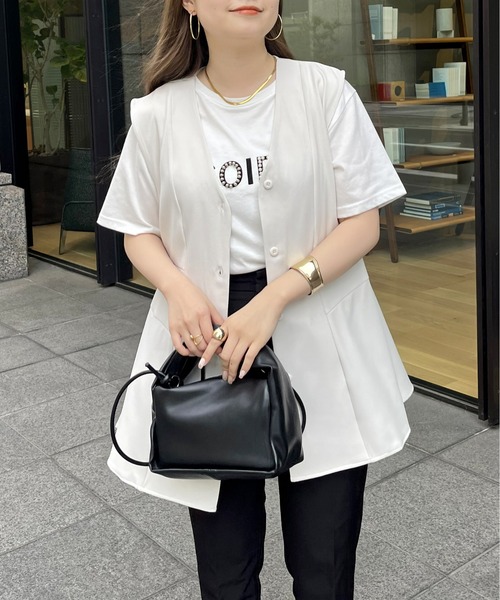 prose verse(プロズヴェール)の「Vネックペプラムジレ(ベスト・レディース・ブラック/アイボリー・フリ-)」の3枚目の写真