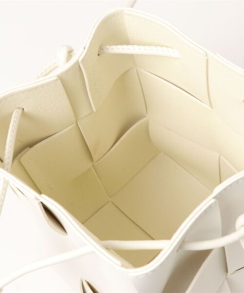HIKA（ヒカ）の「【HIKA】PUレザー 編み込みミニショルダーBAG（ショルダーバッグ・レディース・ホワイト/ブラック/シルバー/グリーン/ブラウン/カーキ/ミント/イエロー・FREE）」の12枚目の写真