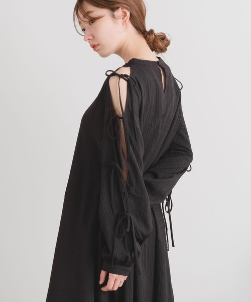 Kastane（カスタネ）の「【2サイズ展開】袖スリットワンピ－ス（ワンピース・レディース・ブラック/サックスブルー/アイボリー・0/1）」の3枚目の写真