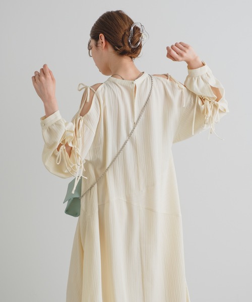 Kastane（カスタネ）の「【2サイズ展開】袖スリットワンピ－ス（ワンピース・レディース・ブラック/サックスブルー/アイボリー・0/1）」の19枚目の写真