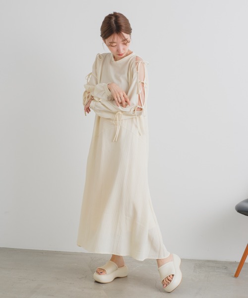 Kastane（カスタネ）の「【2サイズ展開】袖スリットワンピ－ス（ワンピース・レディース・ブラック/サックスブルー/アイボリー・0/1）」の10枚目の写真