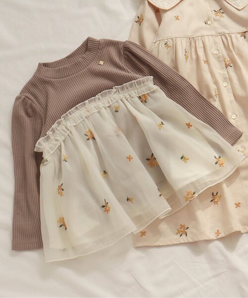 apres les cours（アプレレクール）の「【リンクコーデ可能】キンモクセイ・アジサイ刺繍チュニック（チュニック・キッズ・アイボリー/ラベンダー・110/120/100/90/130/140/80）」の2枚目の写真