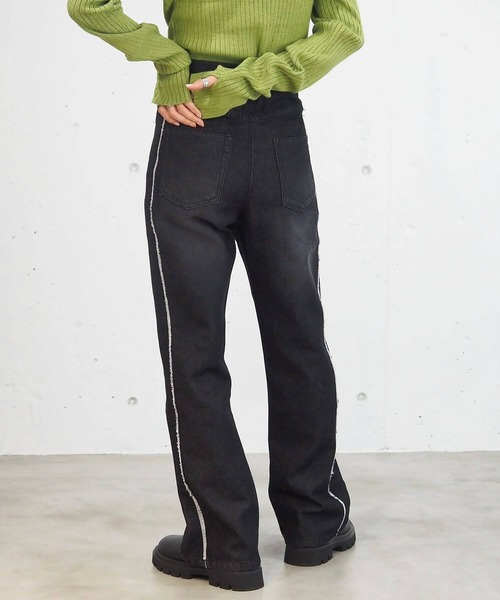 tiptop（ティップトップ）の「【2サイズ展開】脇フリンジアシメウェストセミフレアデニム（デニムパンツ・レディース・ブラック/ブルー・S/M）」の6枚目の写真