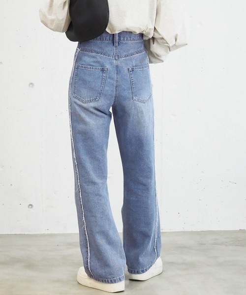 tiptop（ティップトップ）の「【2サイズ展開】脇フリンジアシメウェストセミフレアデニム（デニムパンツ・レディース・ブラック/ブルー・S/M）」の13枚目の写真