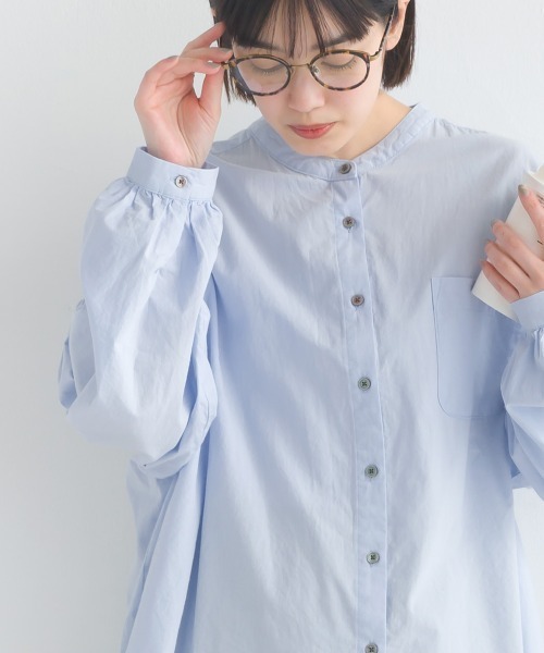 OMNES（オムネス）の「製品洗いブロードボリューム袖長袖シャツ（シャツ/ブラウス・レディース・ブラック系その他/ホワイト/ブルー/ブルー系その他/ピンク/ベージュ/ライトグレー/ベージュ系その他/ベージュ系その他2/グレー系その他/ブルー系その他2/ブラック系その他2/ライトブルー/ベージュ系その他3・FREE）」の17枚目の写真