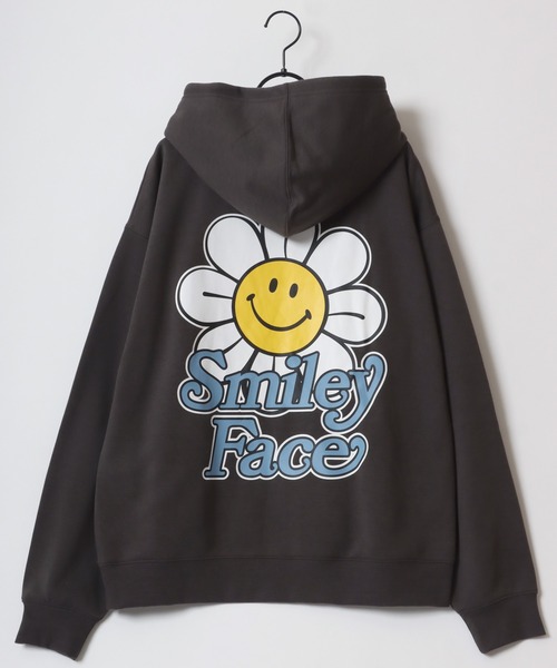 SMILEY FACE(スマイリーフェイス)の「SMILEY FACE/スマイリーフェイス オーバーサイズ 裏起毛 袖プリント バックプリント ロゴ ワンポイント スウェット パーカー/長袖 トップス プルオーバー/レディース メンズ(パーカー・レディース・スミクロ/アッシュグレー/グレー系その他/グレー/ブルー/ブラック/ネイビー/ブラック系その他・L/LL/M)」の19枚目の写真
