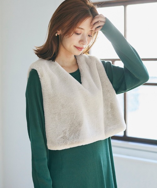 coca（coca）（コカ）の「ショートファーベスト（ベスト）」 - WEAR