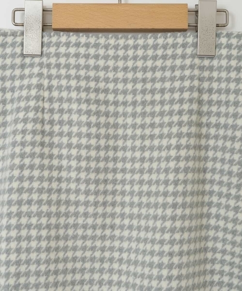 a.v.v（アーヴェヴェ）の「[140-150]【セットアップ対応】シャギーチェック台形スカート（スカート・キッズ・ライトグレー/ブラック・140/150）」の11枚目の写真