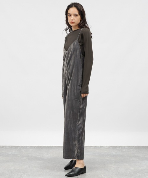 LAKOLE（ラコレ）の「ベロアサロペット / 983322（サロペット/オーバーオール・レディース・グレー/ネイビー/マスタード・SMALL/MEDIUM）」の2枚目の写真