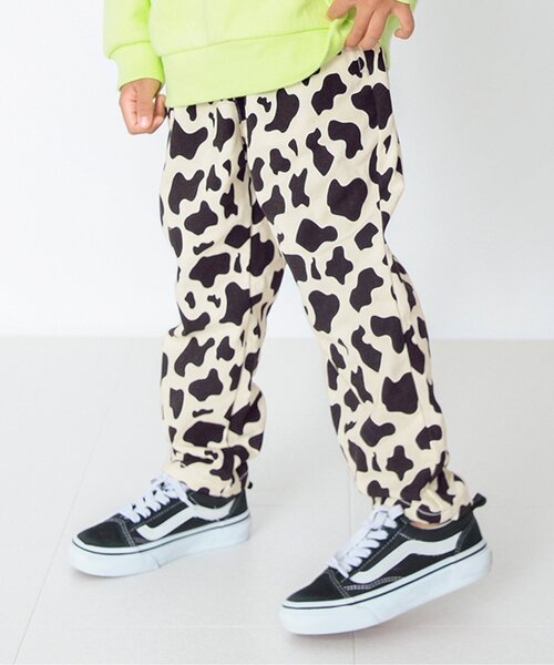 BREEZE(ブリーズ)の「【10色展開/総柄・無地】あったかシェフパンツ(その他パンツ・キッズ・オフホワイト/グリーン/レッド/キナリ/ネイビー/マスタード/ベージュ/イエロー/チャコール/ブラウン・80/110/140/150/90/120/100/130)」の2枚目の写真