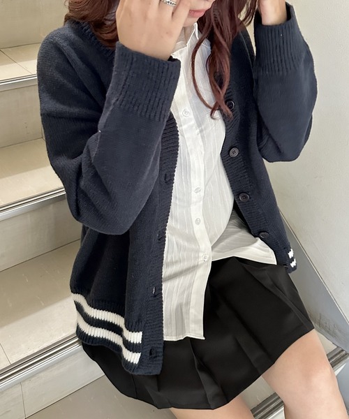 Silly（シリー）の「4colorアンダーラインスクールカーディガン（カーディガン/ボレロ・レディース・ライトブルー/ベージュ/ブラウン/ブルー・FREE）」の22枚目の写真