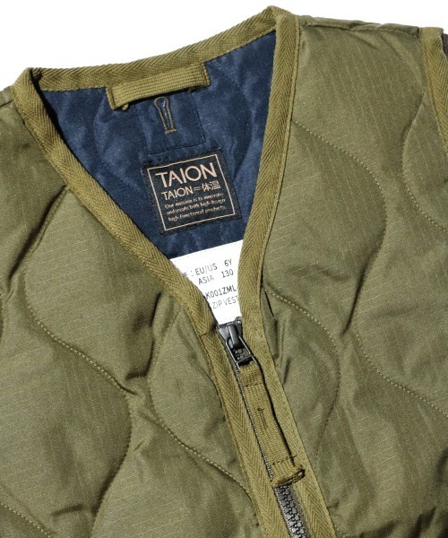 TAION(タイオン)の「TAION/タイオン "KIDS" MILITARY ZIP VNECK DOWN VEST (TAION-K001ZML-1) キッズ ミリタリー Vネックジップ ダウンベスト(ダウンジャケット/コート・キッズ・ベージュ/ブラック/オリーブ・120cm/140cm/130cm/150cm)」の9枚目の写真