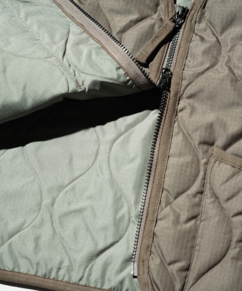 TAION(タイオン)の「TAION/タイオン "KIDS" MILITARY ZIP VNECK DOWN VEST (TAION-K001ZML-1) キッズ ミリタリー Vネックジップ ダウンベスト(ダウンジャケット/コート・キッズ・ベージュ/ブラック/オリーブ・120cm/140cm/130cm/150cm)」の19枚目の写真