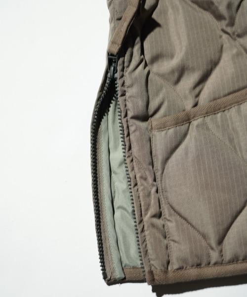 TAION(タイオン)の「TAION/タイオン "KIDS" MILITARY ZIP VNECK DOWN VEST (TAION-K001ZML-1) キッズ ミリタリー Vネックジップ ダウンベスト(ダウンジャケット/コート・キッズ・ベージュ/ブラック/オリーブ・120cm/140cm/130cm/150cm)」の13枚目の写真