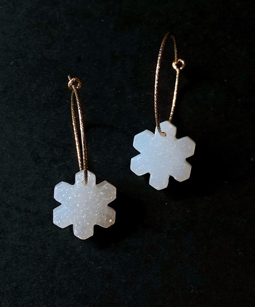 CERCA(チェルカ)の「RIYU/天然石の雪の結晶きらきらフープピアス(ピアス(両耳用)・レディース・その他1/その他2・FREE)」の1枚目の写真