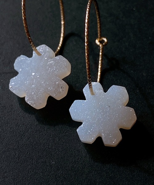 CERCA(チェルカ)の「RIYU/天然石の雪の結晶きらきらフープピアス(ピアス(両耳用)・レディース・その他1/その他2・FREE)」の5枚目の写真