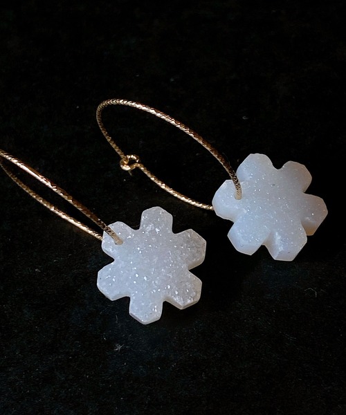 CERCA(チェルカ)の「RIYU/天然石の雪の結晶きらきらフープピアス(ピアス(両耳用)・レディース・その他1/その他2・FREE)」の7枚目の写真
