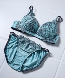 Granatus（グラナティス）の「【ノンワイヤーみたいな着け心地】しっかり胸をしっかり支えてくれるソフトワイヤーブラ＆ショーツ（ブラ&ショーツ）」