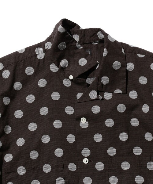 BEAMS PLUS（ビームスプラス）の「オーバー プリント オープンカラー シャツ（シャツ/ブラウス・メンズ・ブラウン/ネイビー・S/M/L/XL）」の4枚目の写真