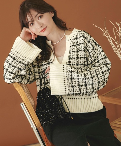 HEYUMM（ヘユム）の「キーネックツイードセーター（ニット/セーター・レディース・ホワイト系その他/ブルー系その他/ブラック系その他・ONE）」の12枚目の写真