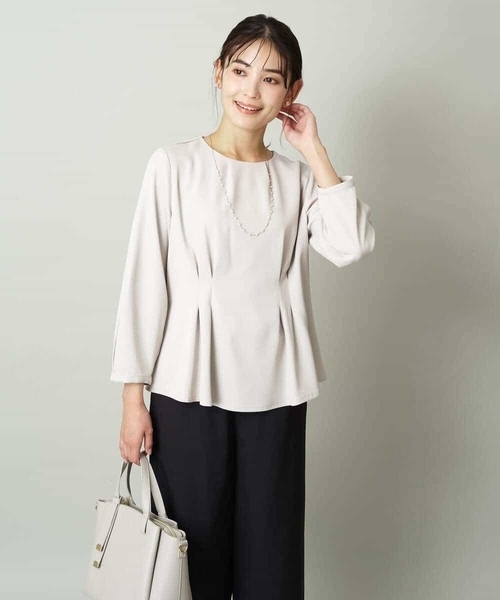 a.v.v（アーヴェヴェ）の「【洗える/イージーケア】サテンストレッチペプラムブラウス【セットアップ対応】（シャツ/ブラウス・レディース・ブラック/ネイビー/ライトグレー・36/40/42/38/34）」の20枚目の写真