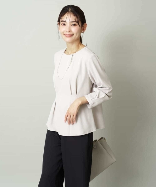 a.v.v（アーヴェヴェ）の「【洗える/イージーケア】サテンストレッチペプラムブラウス【セットアップ対応】（シャツ/ブラウス・レディース・ブラック/ネイビー/ライトグレー・36/40/42/38/34）」の21枚目の写真
