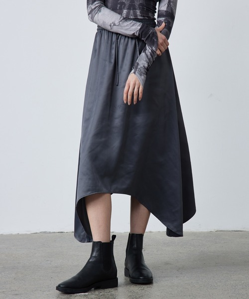 ELOOPS(イーループス)の「【 ELOOPS 】ヘムランドカットフレアサテンスカート(スカート・レディース・アイボリー/チャコールグレー・S/M/L)」の20枚目の写真