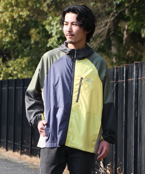 KRIFF MAYER(クリフメイヤー)の「さらさらエアーパッカブルジャケット(マウンテンパーカー・メンズ・チャコール/カラフル/イエロー/カーキ/グレー/ネイビー・MEDIUM/LARGE/X-LARGE)」の6枚目の写真