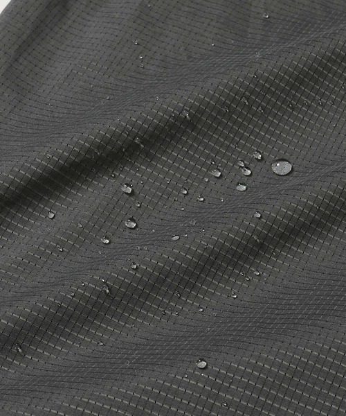 KRIFF MAYER(クリフメイヤー)の「さらさらエアーパッカブルジャケット(マウンテンパーカー・メンズ・チャコール/カラフル/イエロー/カーキ/グレー/ネイビー・MEDIUM/LARGE/X-LARGE)」の20枚目の写真